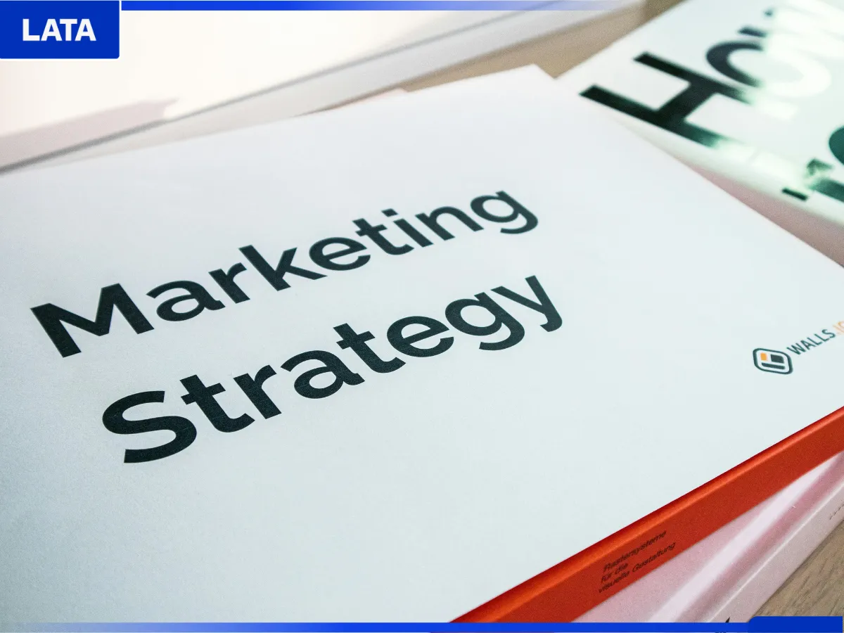 AI ảnh hưởng đến chiến lược marketing tổng thể như thế nào